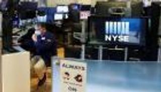 وول ستريت تربح.. والنفط يتراجع بعد "انفراجة النرويج"