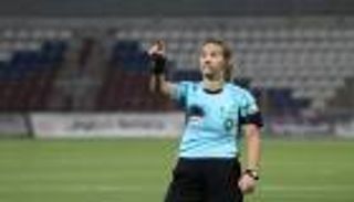 بشرى كربوبي.. شرطية تدخل تاريخ الدوري المغربي