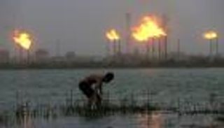 أسعار النفط اليوم.. الخام يهبط 1% مع استئناف الإنتاج الأمريكي