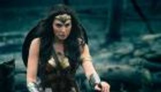 جال جادوت.. فاتنة خدمت في الجيش الإسرائيلي مرشحة لشخصية كليوباترا