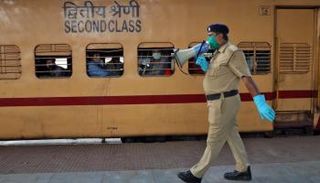 الشرطة الهندية مطالبة بتخفيض "الكروش"