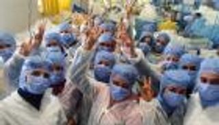 الرقص.. أحدث أسلحة "الجيش الأبيض" لمواجهة كورونا في تونس