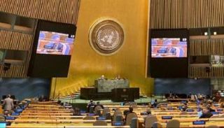 السفير عبدالله بن يحيى المعلمي خلال كلمته