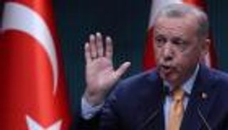 أردوغان.. أيادٍ في العسل تطالب الجوعى بالصبر