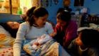 بالصور.. نساء بوليفيا يلجأن للولادة بالمنزل في زمن كورونا