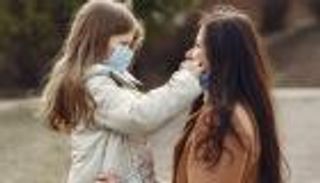 "جونسون أند جونسون" توقف تجارب لقاح كورونا.. و"الصحة العالمية" تحذر من مناعة القطيع