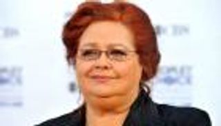 وفاة الممثلة الأمريكية كونشاتا فيريل.. بطلة "تو آند هاف مين"