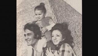 محمود ياسين مع اسرته