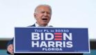 بكورونا.. بايدن يدق إسفينا بين ترامب وعجائز فلوريدا