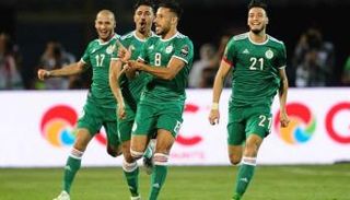 يوسف بلايلي نجم منتخب الجزائر