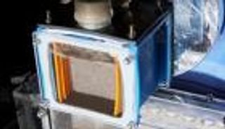 إنتاج وقود سائل من الشمس يمكن تخزينه.. طموحات قابلة للتنفيذ