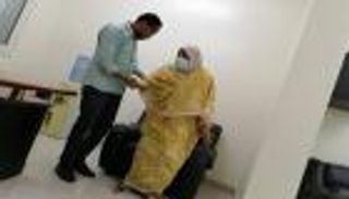 توقيف زوجة البشير بعد ساعات من إطلاق سراحها