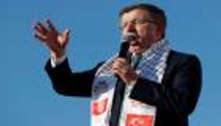 أردوغان طالب الشعب بـ"الصبر".. ورد صادم من داود أوغلو