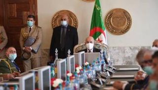 تبون خلال زيارته لوزارة الدفاع الجزائرية