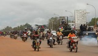 المدرعات الروسية الصنع مع الجيش - أ.ف.ب 