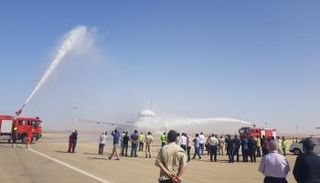 أول رحلة طيران داخلية بين طرابلس وبنغازي منذ أكثر من عام 