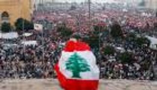 عام على انتفاضة لبنان.. تحول تاريخي بلا تغيير