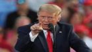 ترامب يهاجم سيناتورا جمهوريا حذر من "حمام دم"