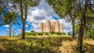 استمتع بعطلة ملكية.. قلاع إيطالية تحولت إلى فنادق سياحية