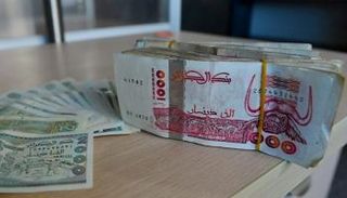أوراق نقدية جزائرية من فئة ألف وألفي دينار