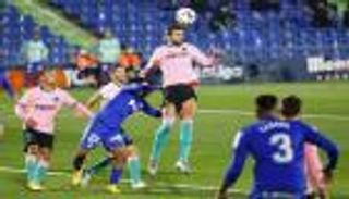 ليلة سقوط الكبار.. برشلونة يسير على طريق ريال مدريد بهزيمة مفاجئة