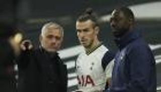 هل تسبب بيل في تعادل توتنهام؟ مورينيو يجيب