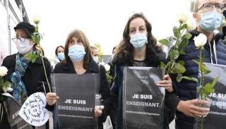 وقفة في باريس ضد ذبح المدرس الفرنسي