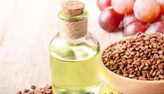فوائد زيت بذور العنب للبشرة