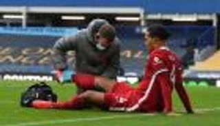 "باب المنافسة مفتوح".. أسطورة ليفربول يحذر من غياب فان ديك