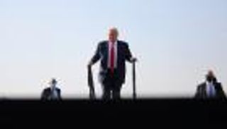 3 ياردات وسحابة غبار.. هل تمدد ميشيغن إقامة ترامب في البيت الأبيض؟