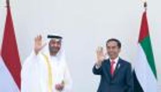 بمسجد وشارع.. ولي عهد أبوظبي يكرم جهود رئيس إندونيسيا 