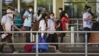 مع تفشي كورونا.. الهند تتقبل خيارا صعبا لإنقاذ الاقتصاد