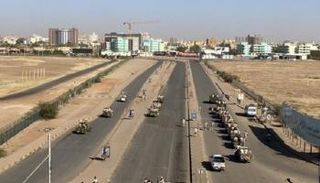 عناصر من الجيش السوداني تنتشر في الخرطوم - أرشيفية