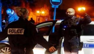 عناصر من الشرطة الفرنسية في مكان ذبح المدرس- أرشيفية