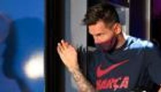 ميسي يقود ثورة نجوم برشلونة ضد بارتوميو
