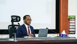 محافظ البنك الوطني يناجر ديسي