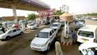 السودان يبدأ رفع الدعم تدريجيا عن الوقود عبر 13 شركة خاصة