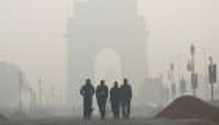 "كابوس الشتاء" يجثم على صدور الهنود.. معاناة إضافية لمرضى كورونا