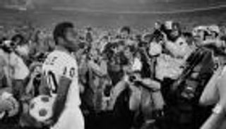 الأسطورة بيليه.. ملك كرة القدم يحتفل بعيد ميلاده الـ80