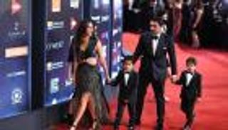 بالصور.. عائلة آسر ياسين تخطف الأنظار بافتتاح "الجونة السينمائي"