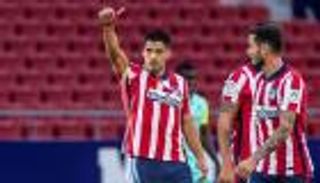 ماذا فعل بها؟.. سواريز اشترى 1000 ساندويتش بعد نكسة ميونيخ الثانية