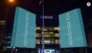 معالم أبوظبي تتزين بشعار "اليوم العالمي لشلل الأطفال"