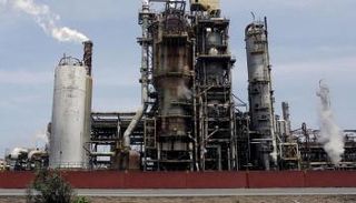 مصفاة نفط - رويترز