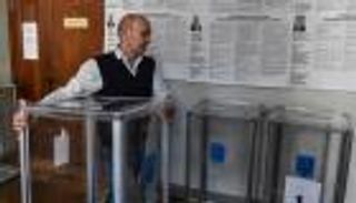 انتخابات محلية بأوكرانيا .. وملاكم يتصدر المشهد