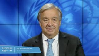 أنطونيو جوتيريس متحدثاً خلال الحوار العالمي