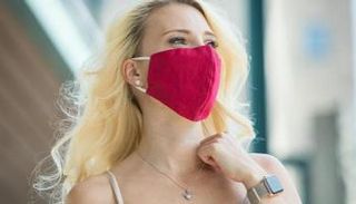 الكمامة أكثر إزعاجا للسيدات