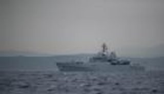 بريطانيا تسيطر على سفينة مختطفة.. اعتقال 7 متسللين