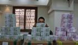 فاتورة سياسات أردوغان.. اقتصاد يندفع للهاوية وديون تخنق الأتراك