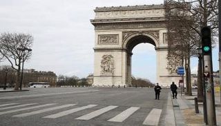 إخلاء محيط قوس النصر في العاصمة باريس