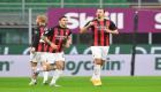 رغم ثنائية إبراهيموفيتش.. روما يعطل قطار ميلان بتعادل مثير